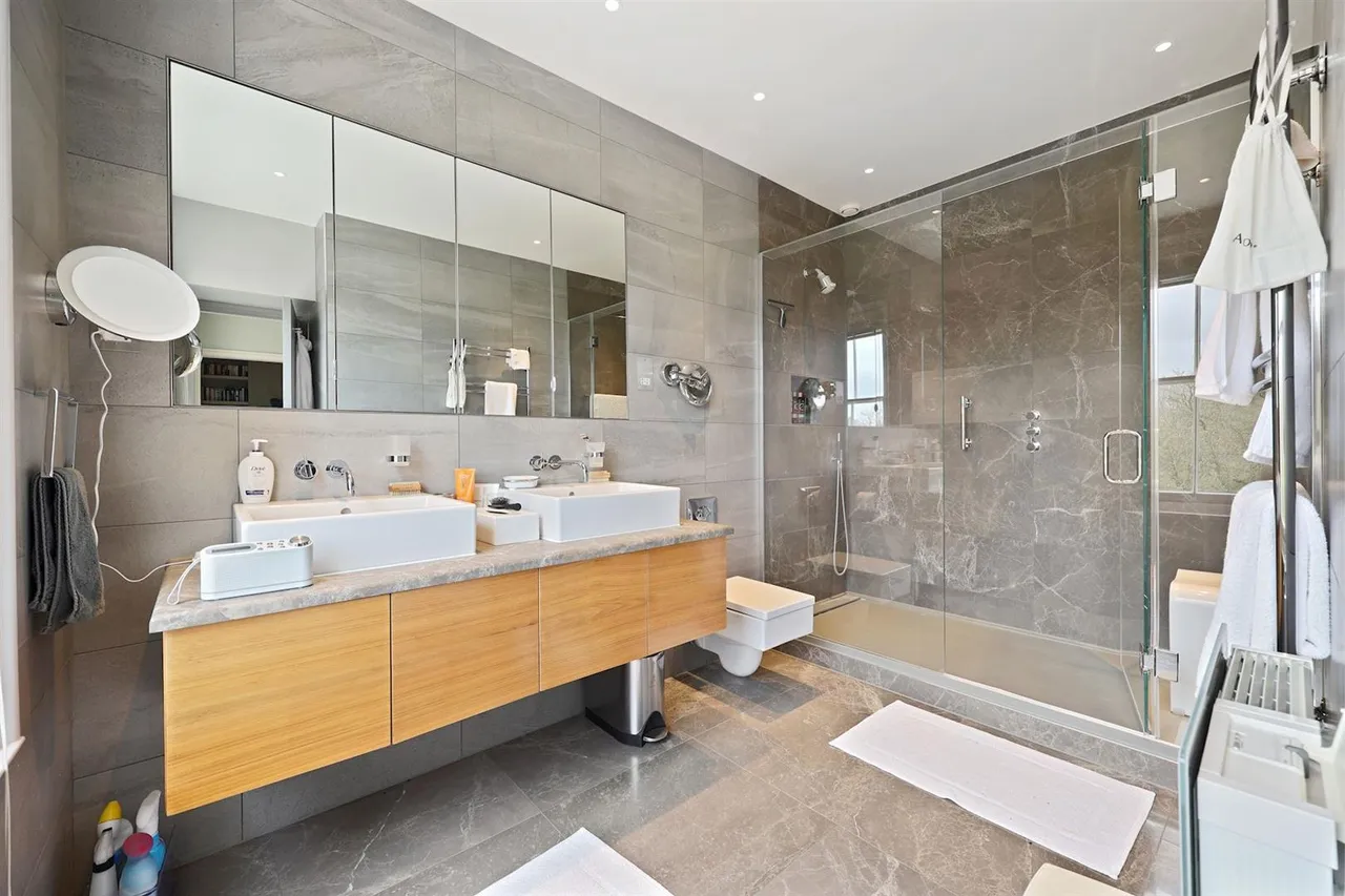 Cumberland Terrace, Regent's Park, London, NW1 4HP, photo 3