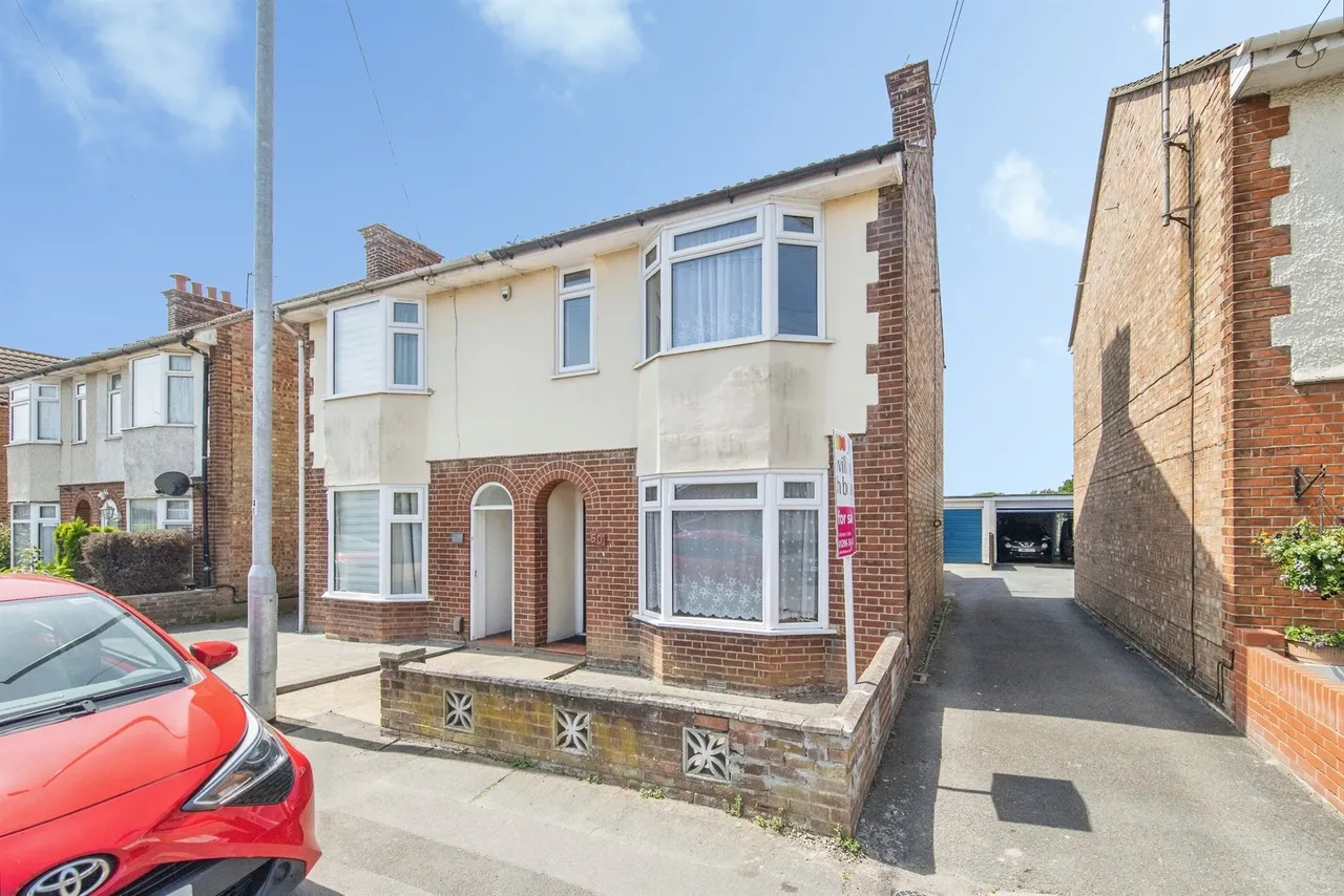 3 bed house for sale — St. Johns Road, Colchester