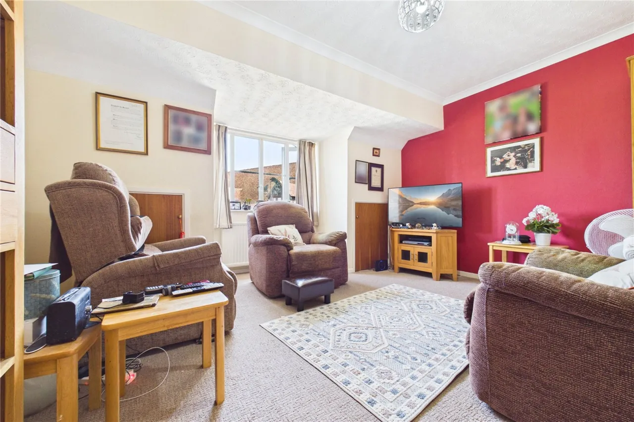 Highfield Court, Burghfield Common, RG7, photo 2