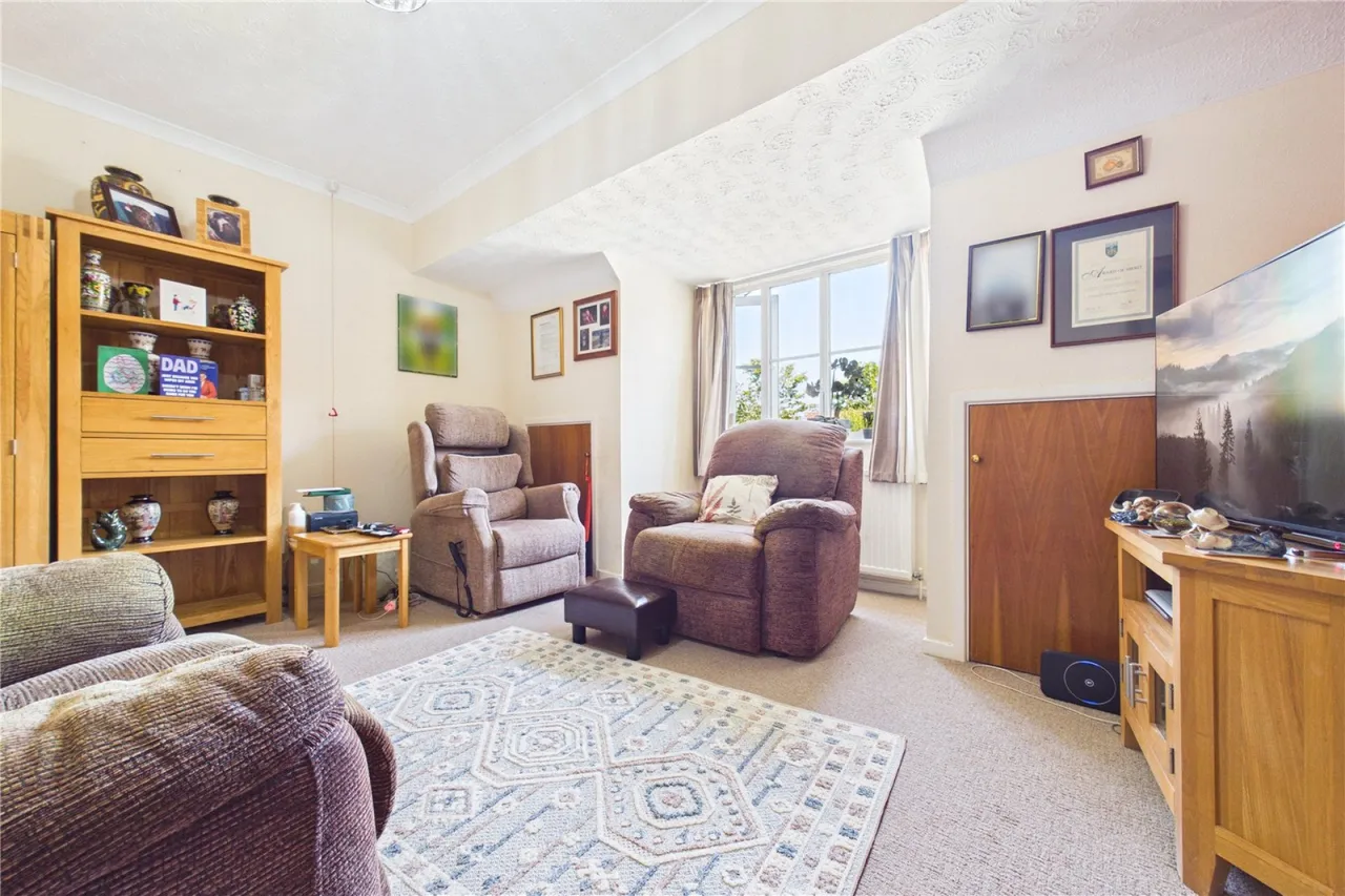 Highfield Court, Burghfield Common, RG7, photo 3
