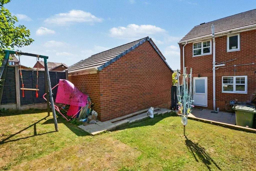 St. James Close, Leeds, LS12, photo 16