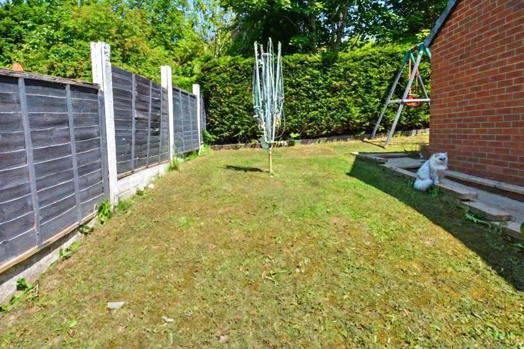 St. James Close, Leeds, LS12, photo 10