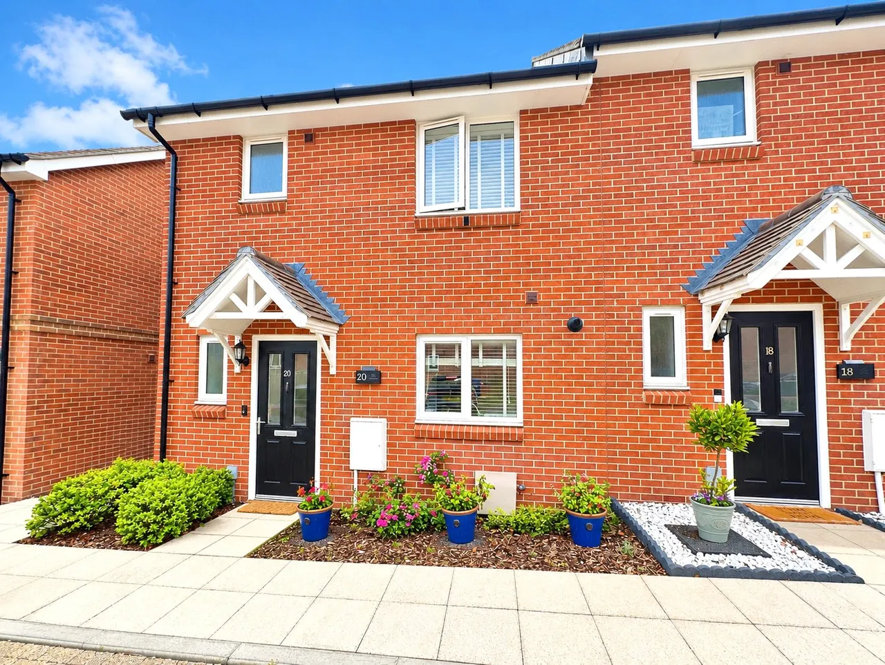 3 bed house for sale — Cob Close, Blackwater, Camberley, Hampshire, GU17 9FU