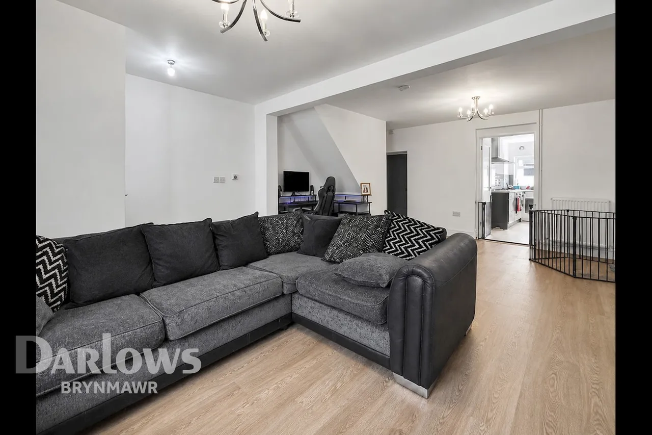 Pochin Crescent, Tredegar, photo 5
