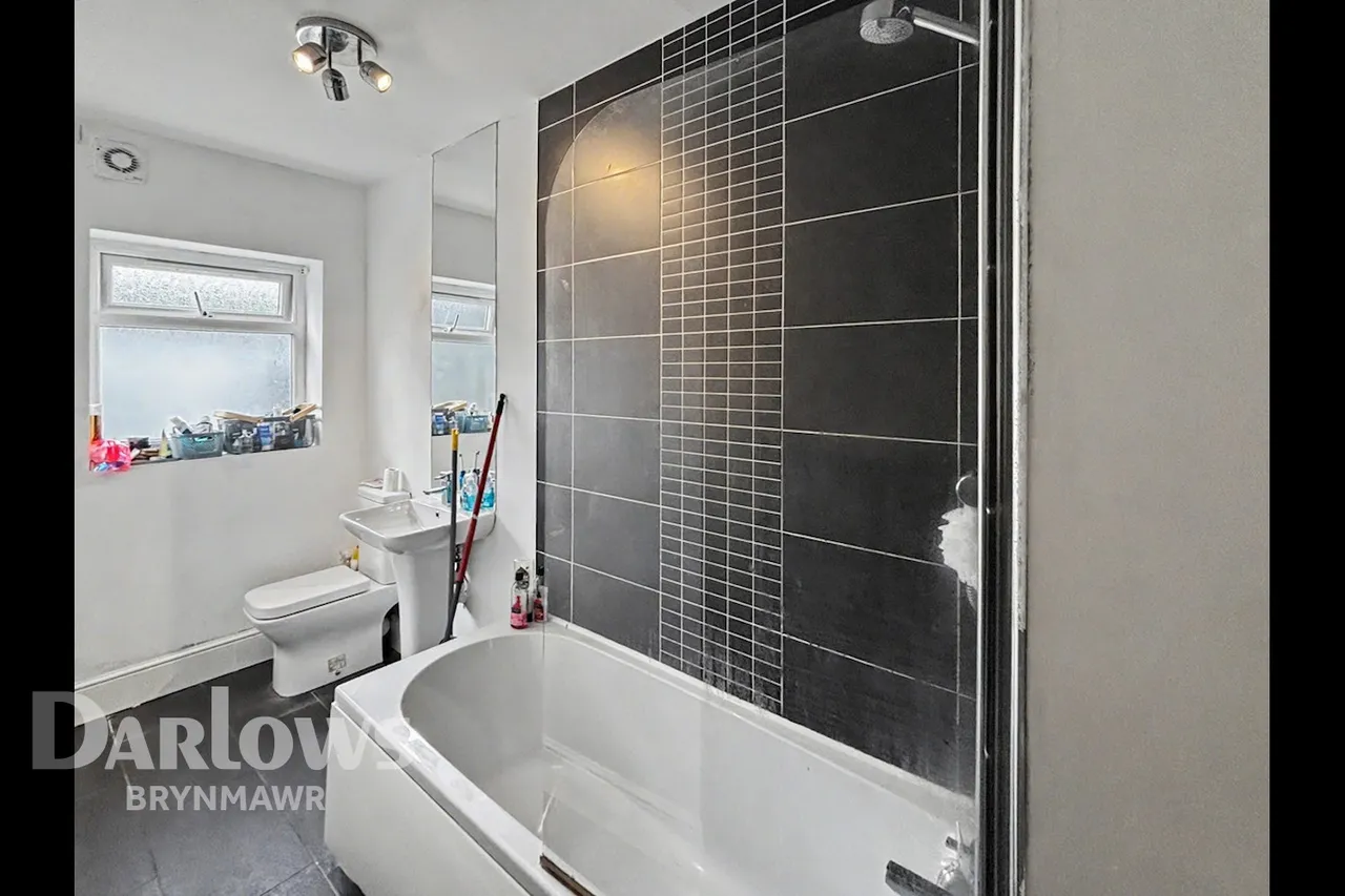 Pochin Crescent, Tredegar, photo 7