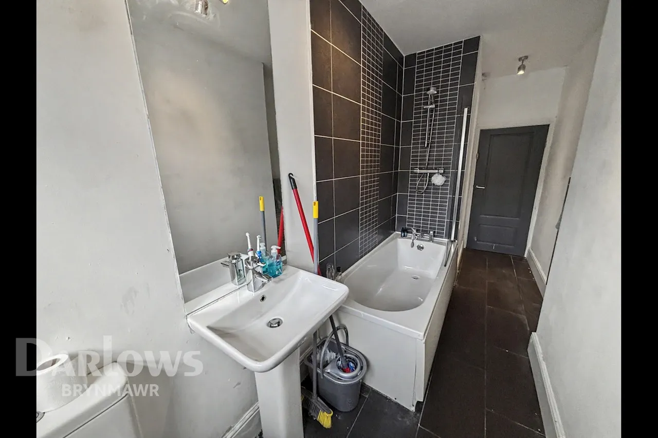 Pochin Crescent, Tredegar, photo 6