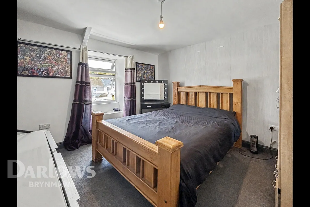 Pochin Crescent, Tredegar, photo 8
