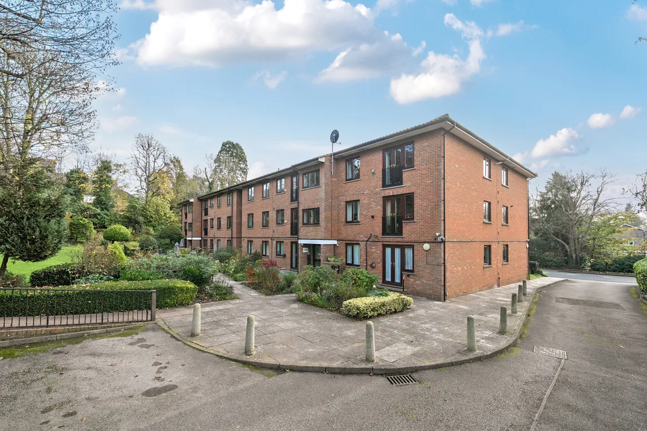 Uxbridge Road, Pinner, HA5, photo 20
