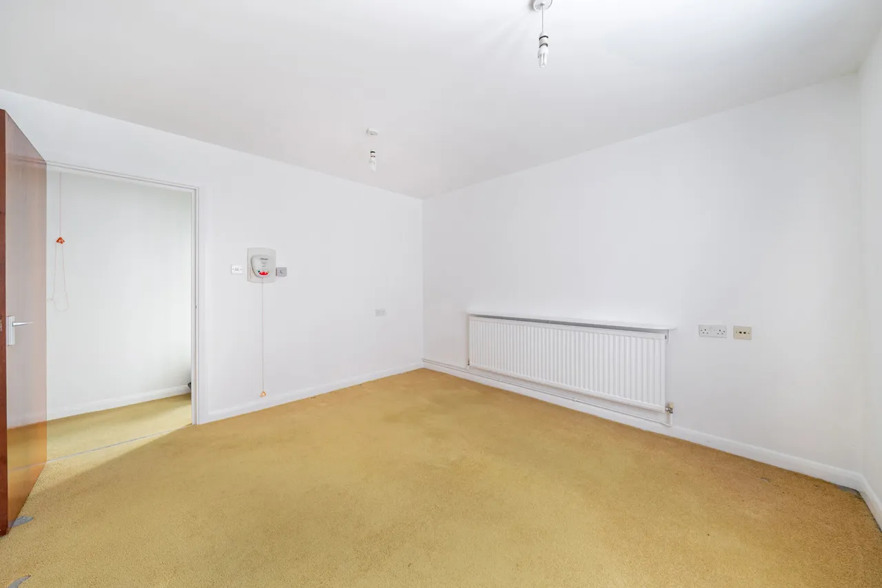 Uxbridge Road, Pinner, HA5, photo 16