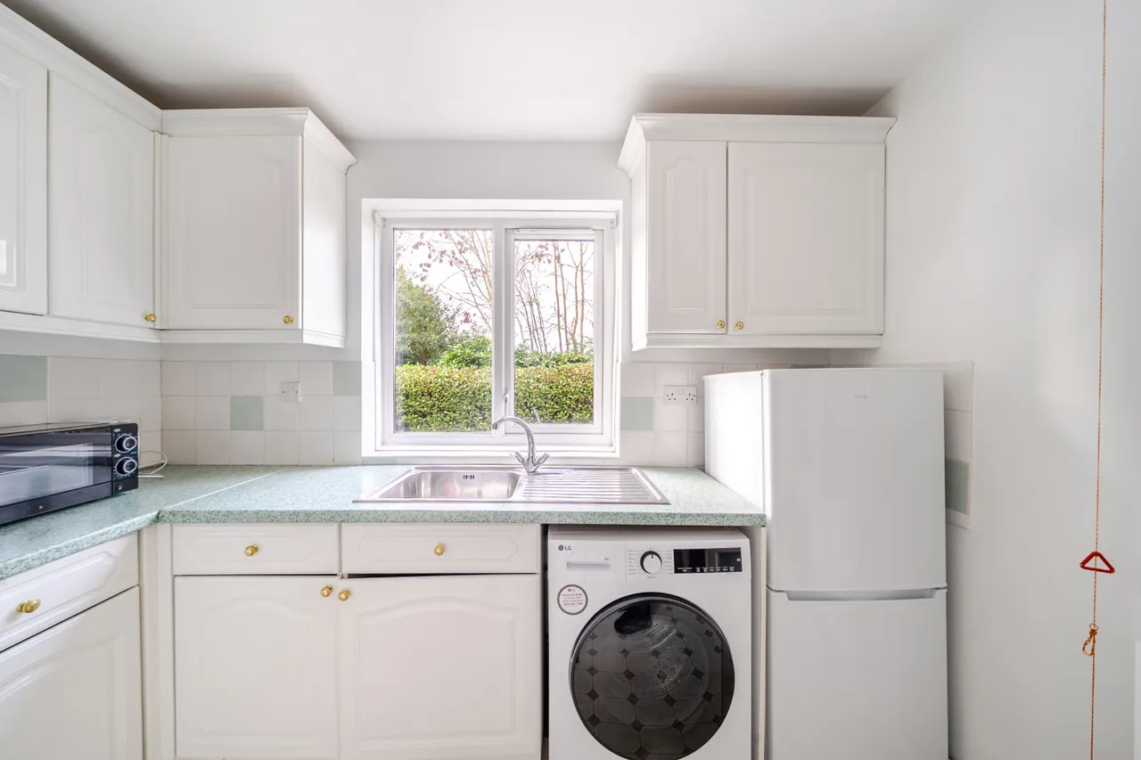 Uxbridge Road, Pinner, HA5, photo 17