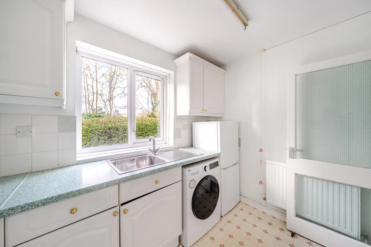 Uxbridge Road, Pinner, HA5, photo 18