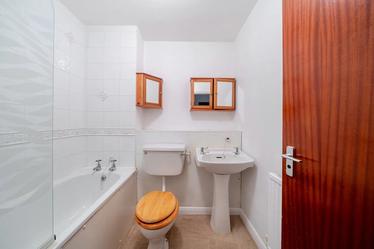 Uxbridge Road, Pinner, HA5, photo 15