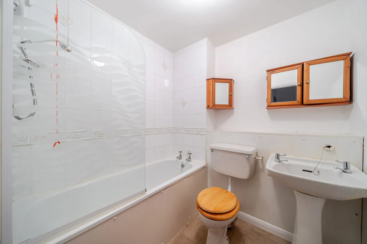 Uxbridge Road, Pinner, HA5, photo 7