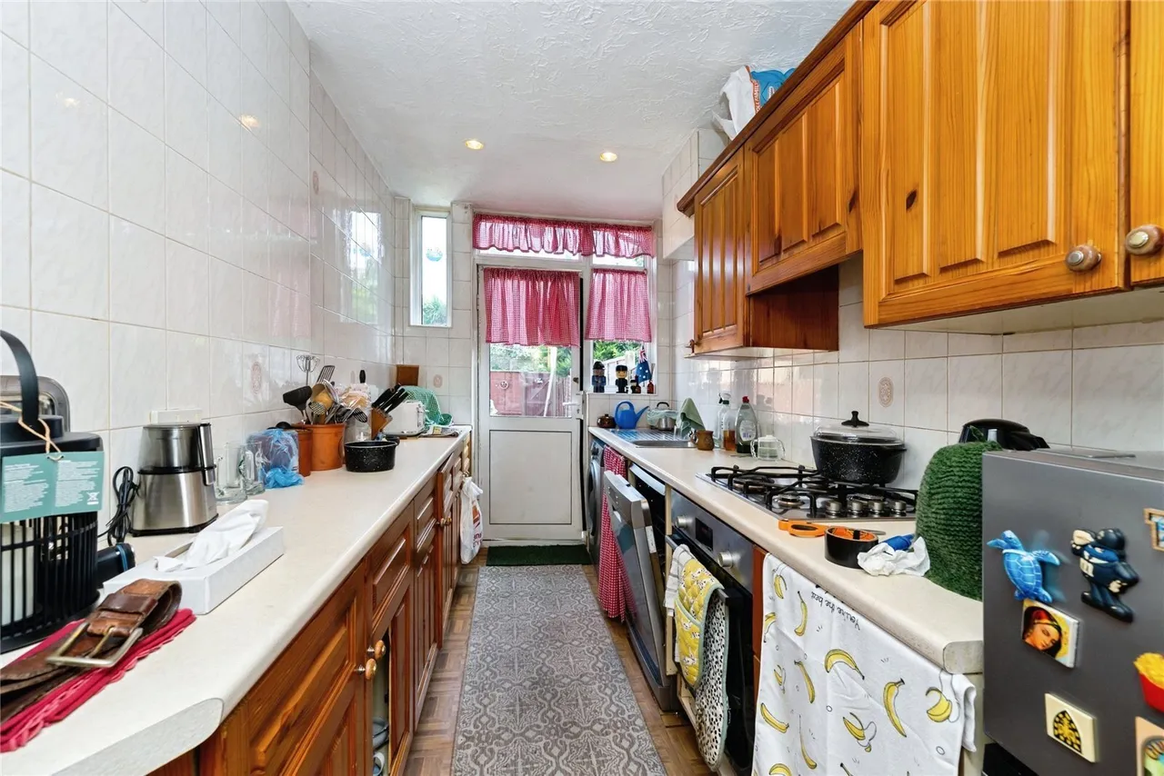 Barnfield Avenue, Kingston upon Thames, KT2, photo 12