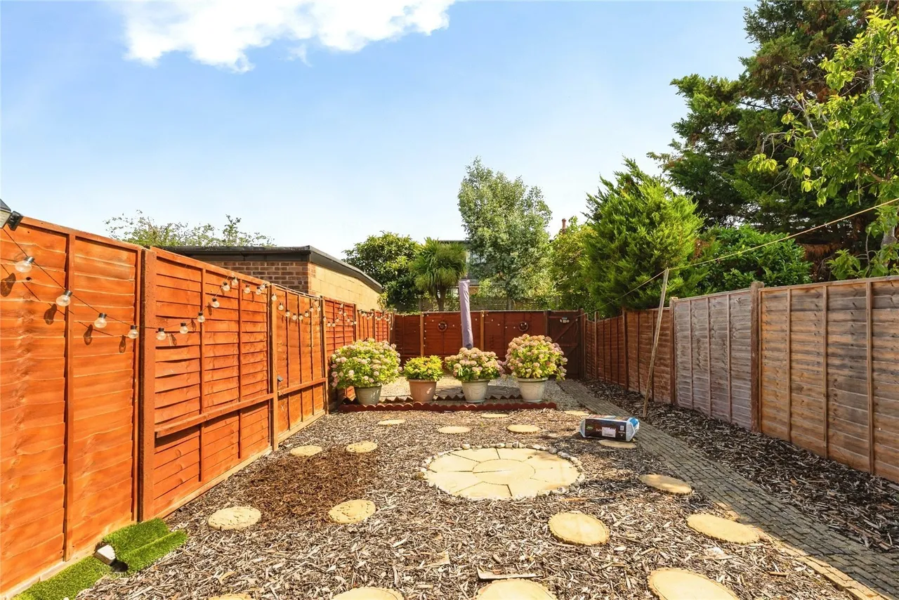 Barnfield Avenue, Kingston upon Thames, KT2, photo 9