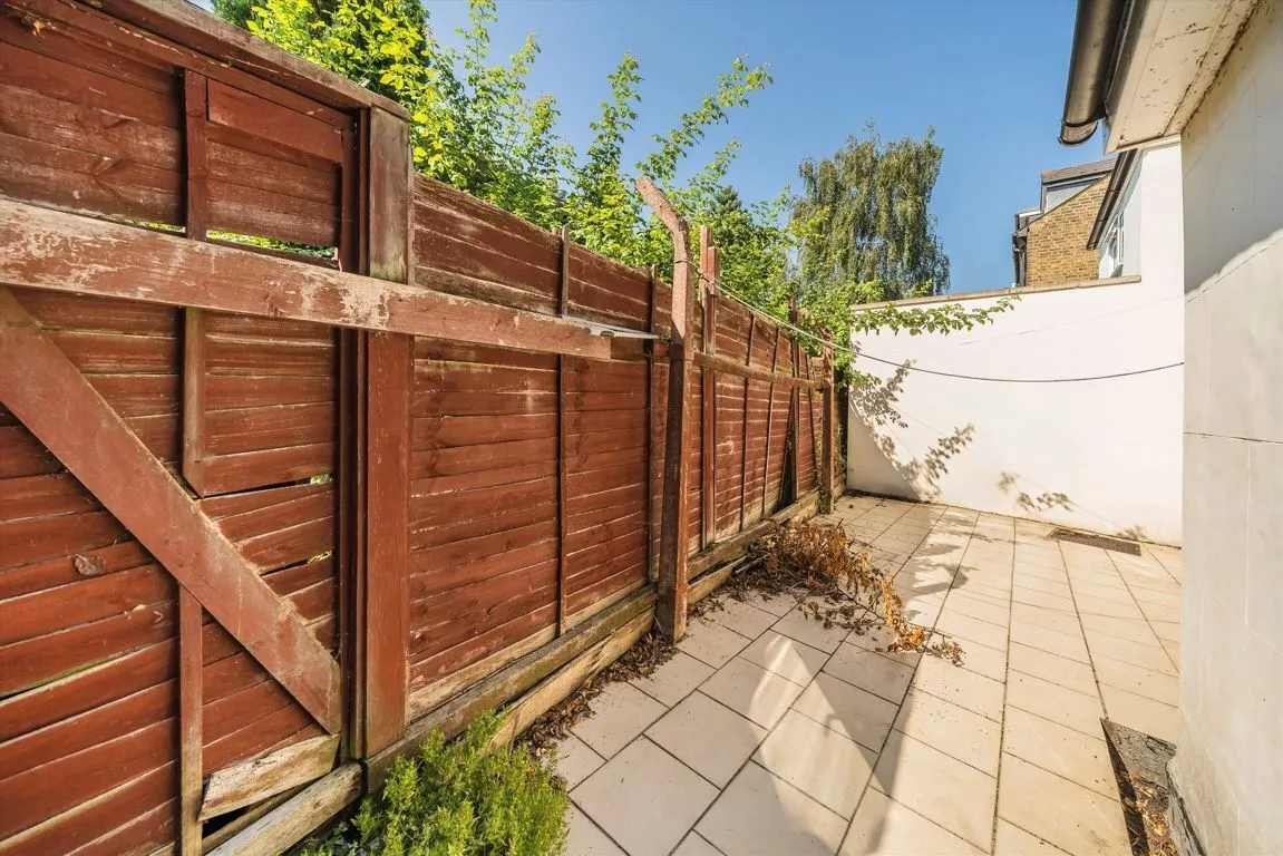 Maunder Road, W7, photo 3