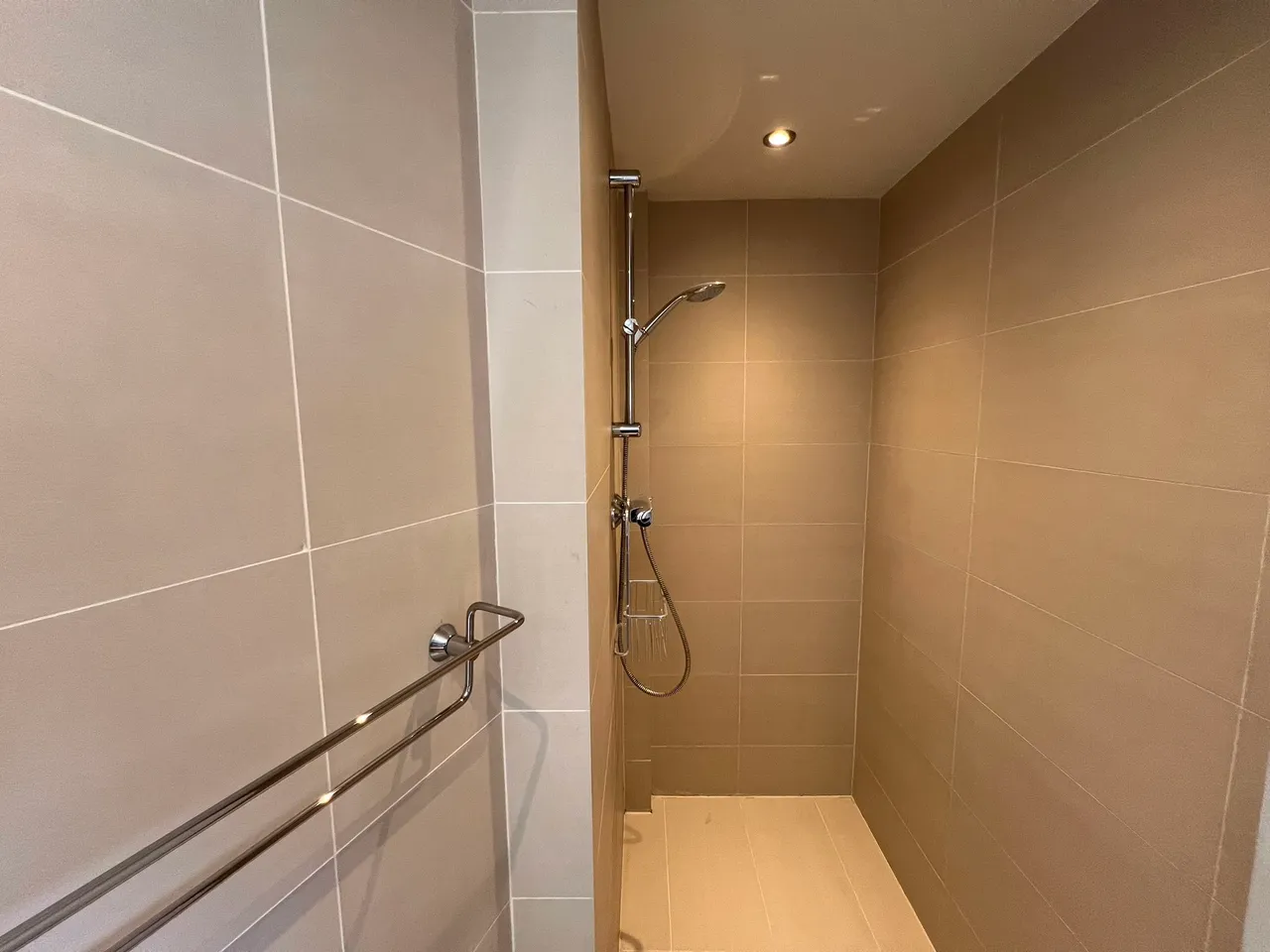 Risegate Lodge, Holden Road, Woodside Park, London, Greater London, N12 7DU, photo 14