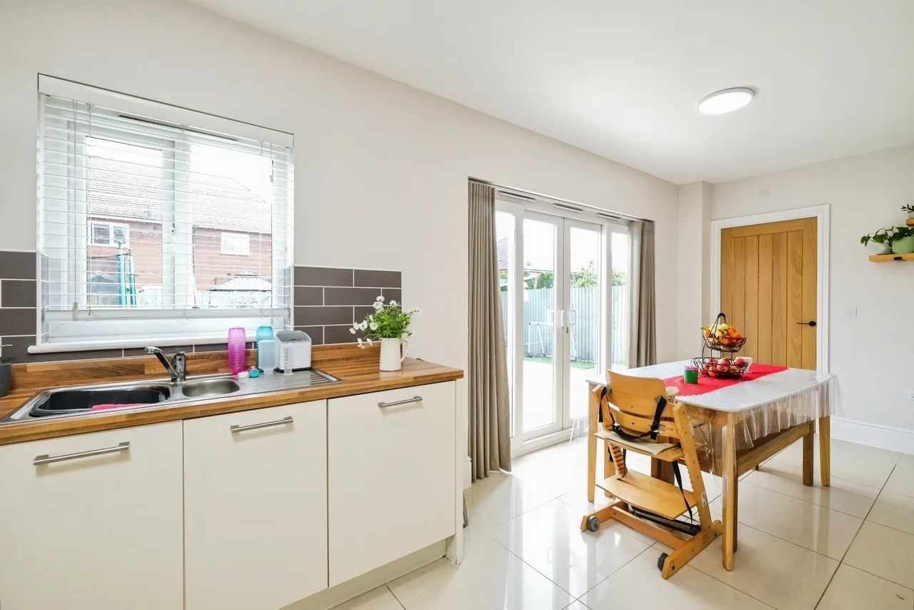 Tamar Valley Close, NEWPORT, Gwent, NP20, photo 6