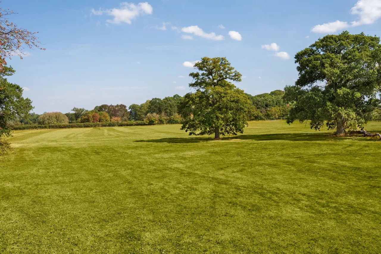 East Woodhay, photo 21