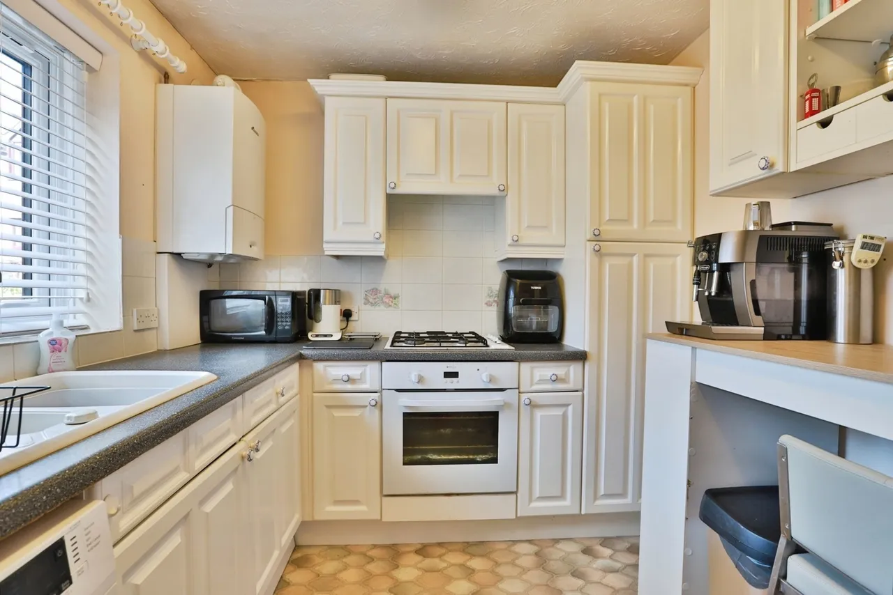 Royster Close, Canford Heath, BH17, photo 8