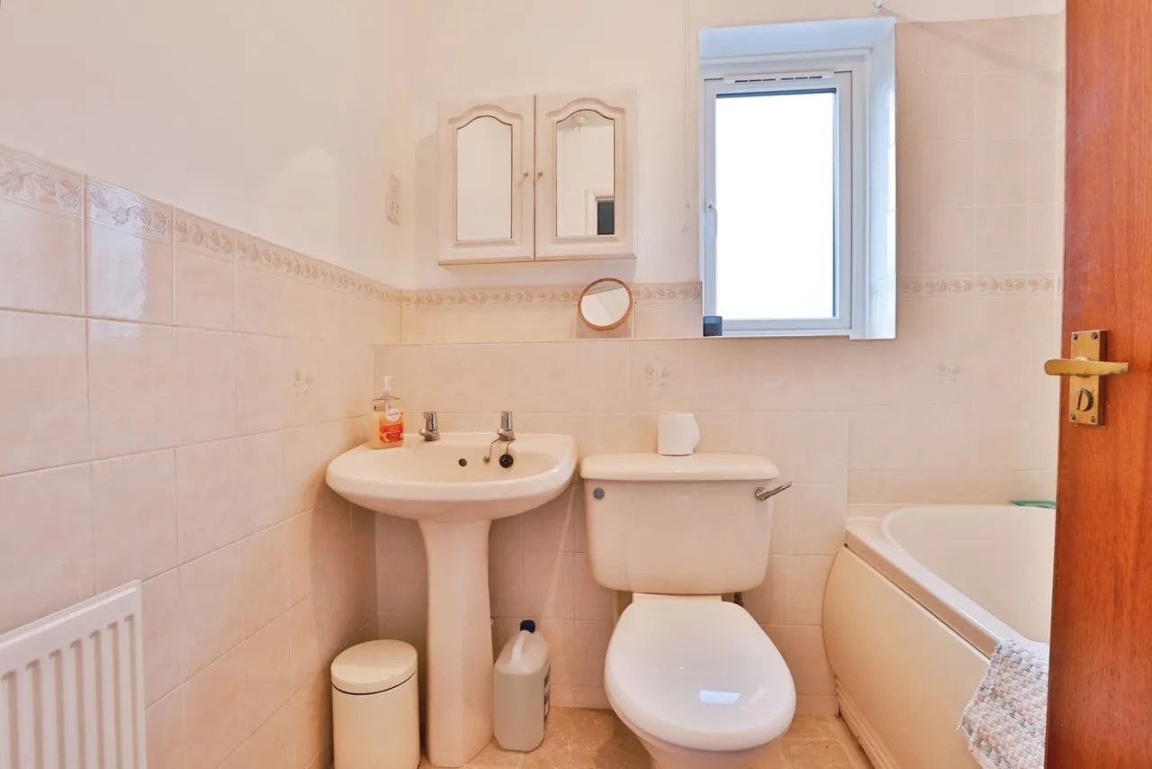 Royster Close, Canford Heath, BH17, photo 9