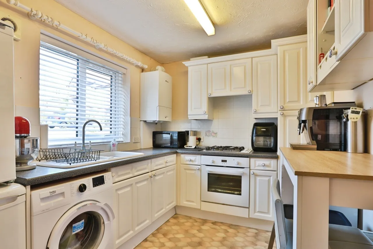 Royster Close, Canford Heath, BH17, photo 7