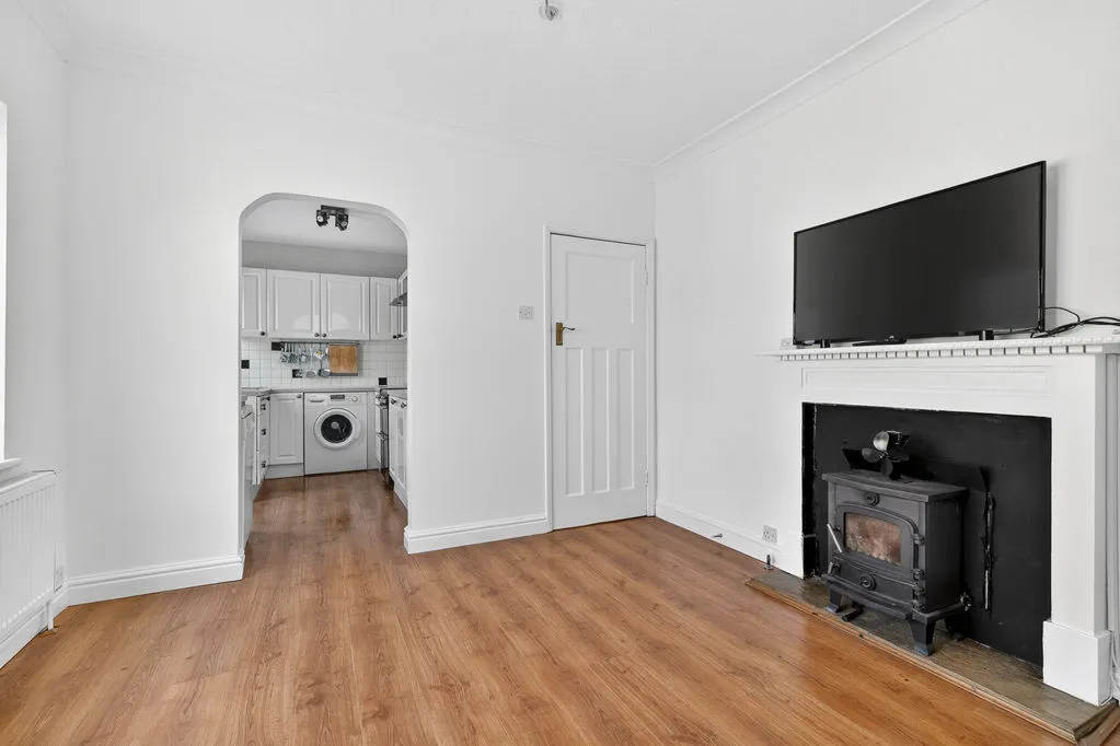 Abbotts Tilt Hersham, Walton-On-Thames KT12 4RB, photo 8
