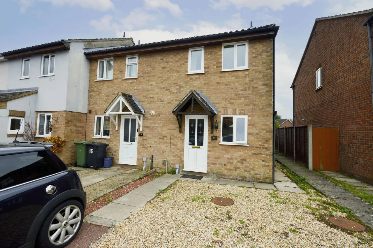 2 bed property to rent, Scarning
