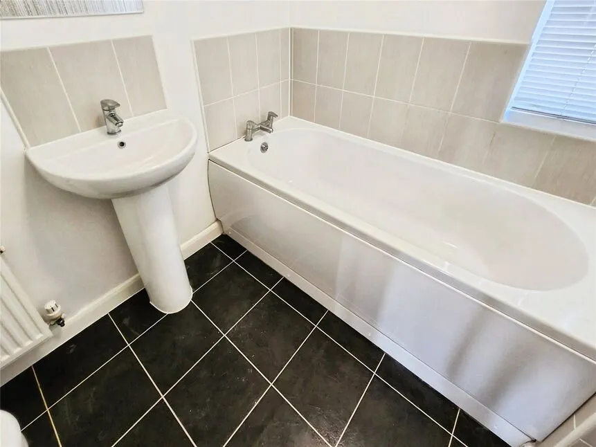 Edinburgh Road, Nuneaton, Warwickshire, CV10, photo 7