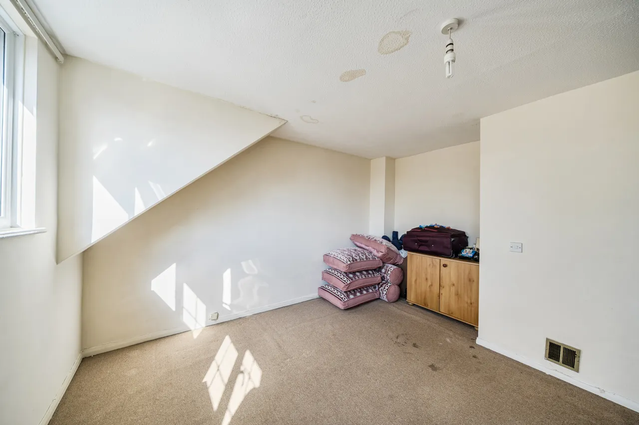 Bramble Close, Stanmore, HA7, photo 13