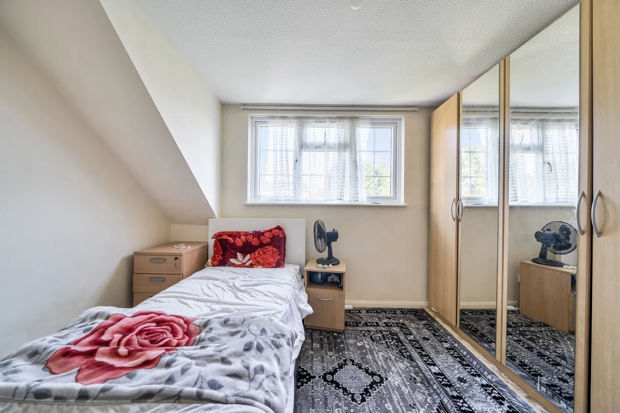 Bramble Close, Stanmore, HA7, photo 6