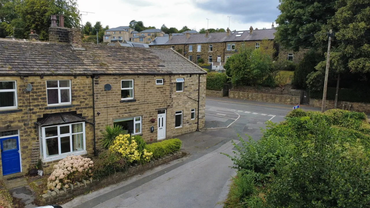Wakefield Road, Denby Dale, photo 3