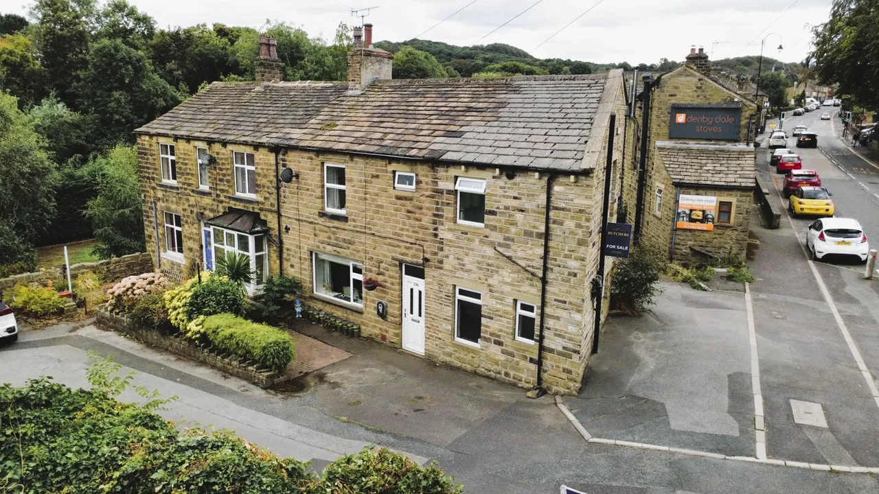 3 bed house for sale, Wakefield Road, Denby Dale