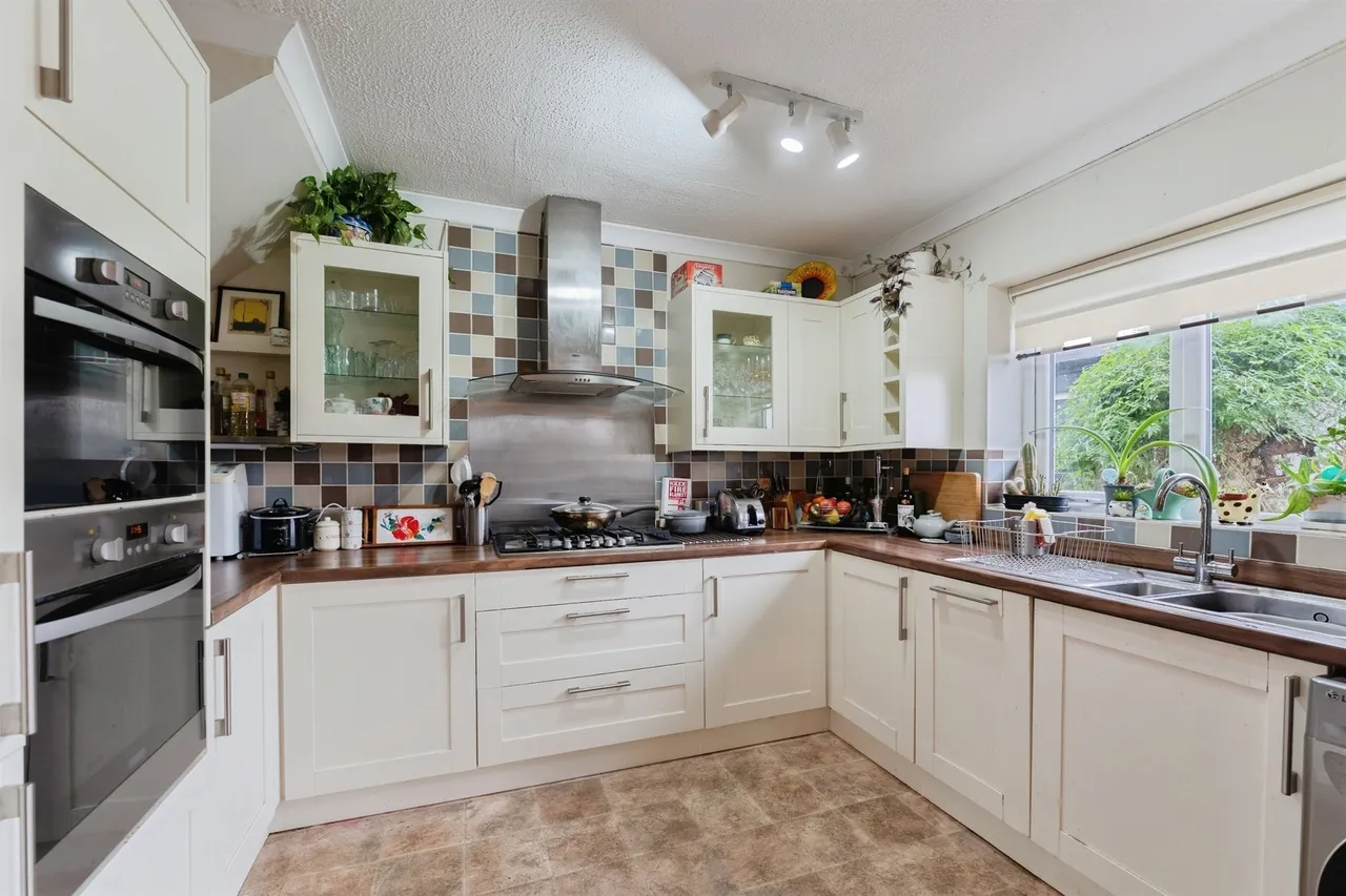 Laurelhurst Avenue, Wirral, CH61, photo 3