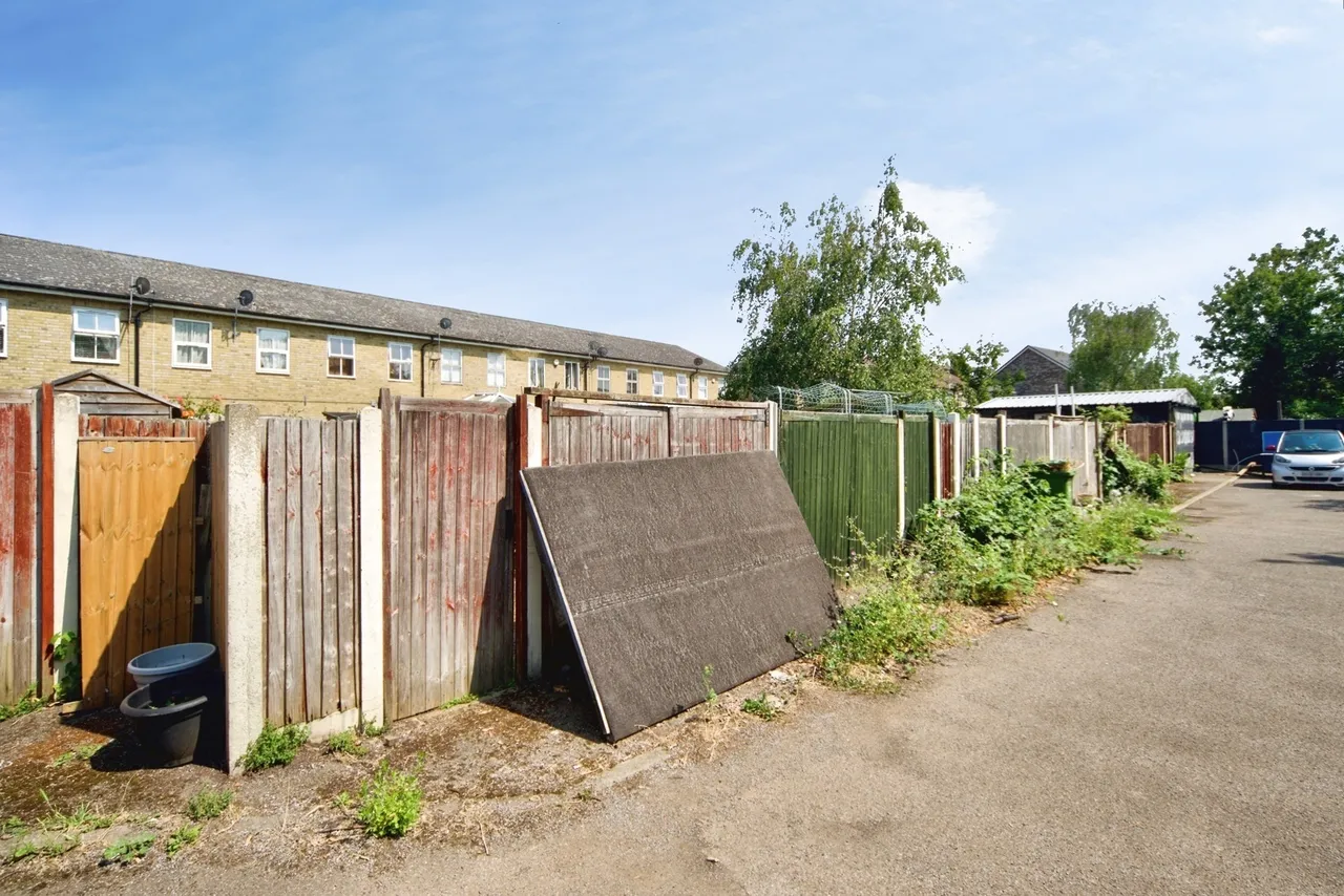 Church Lane, Dagenham, RM10, photo 11