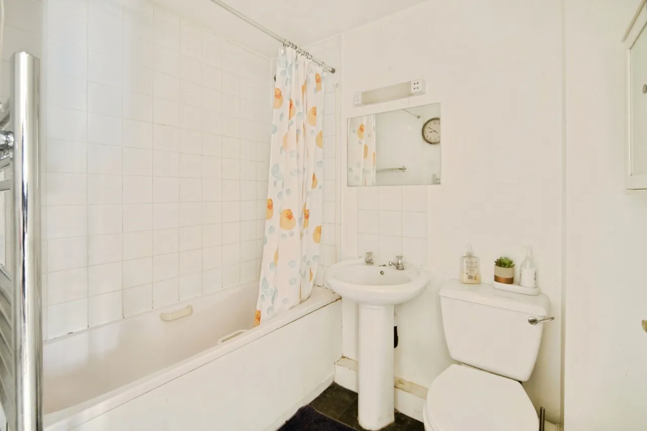 Church Lane, Dagenham, RM10, photo 3