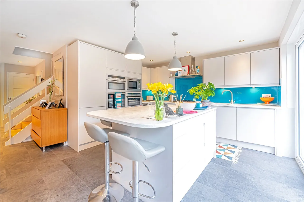 Grove Road, Shepperton, TW17 9EL, photo 2