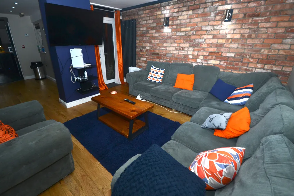 6 bed house to rent, Moseley Road, Fallowfield, M14