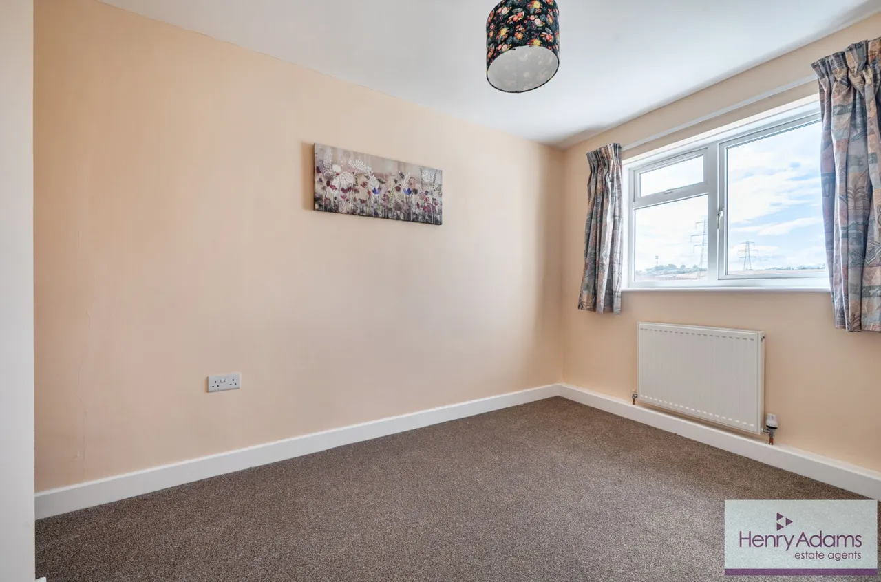 First Avenue, Catherington, PO8, photo 11