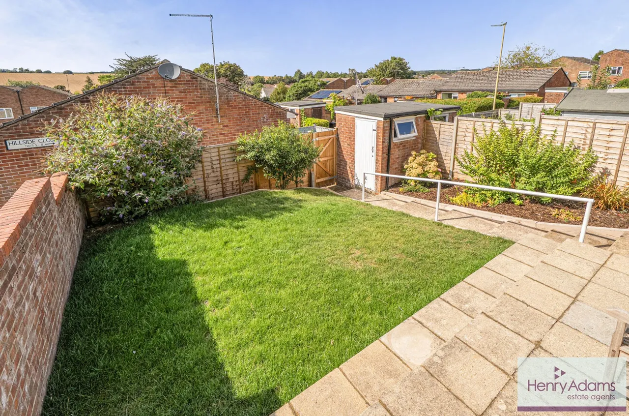 First Avenue, Catherington, PO8, photo 13