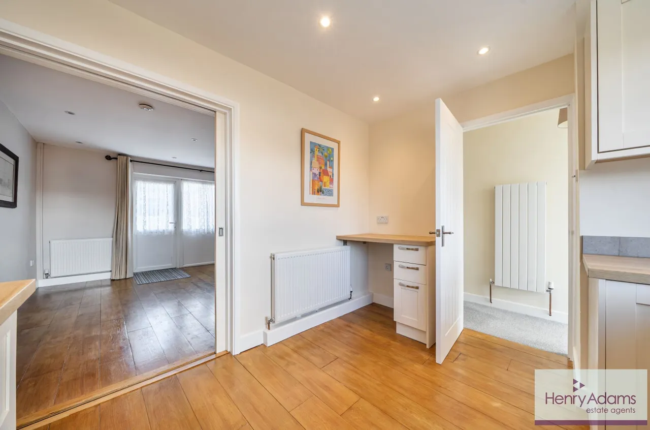 First Avenue, Catherington, PO8, photo 7