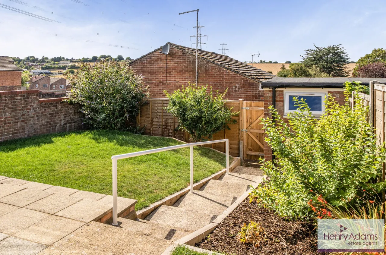 First Avenue, Catherington, PO8, photo 16