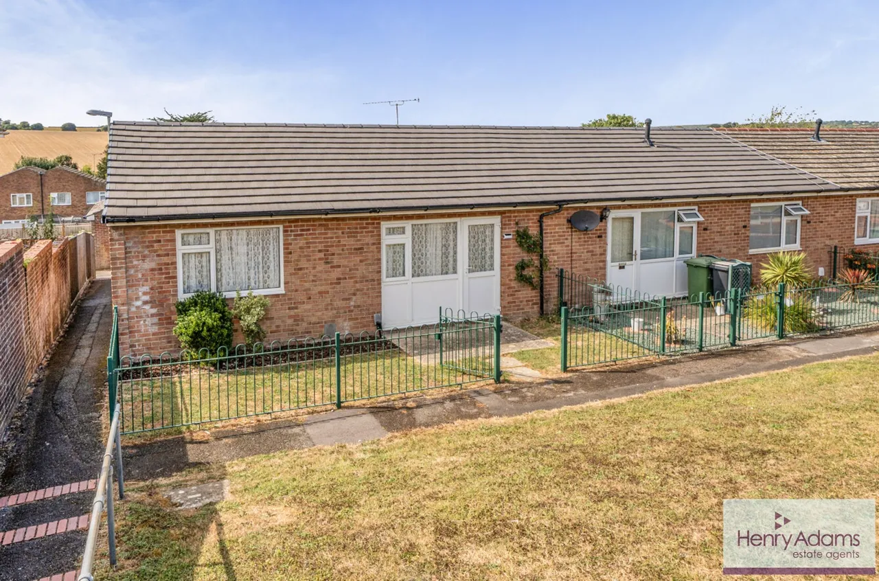 First Avenue, Catherington, PO8, photo 20