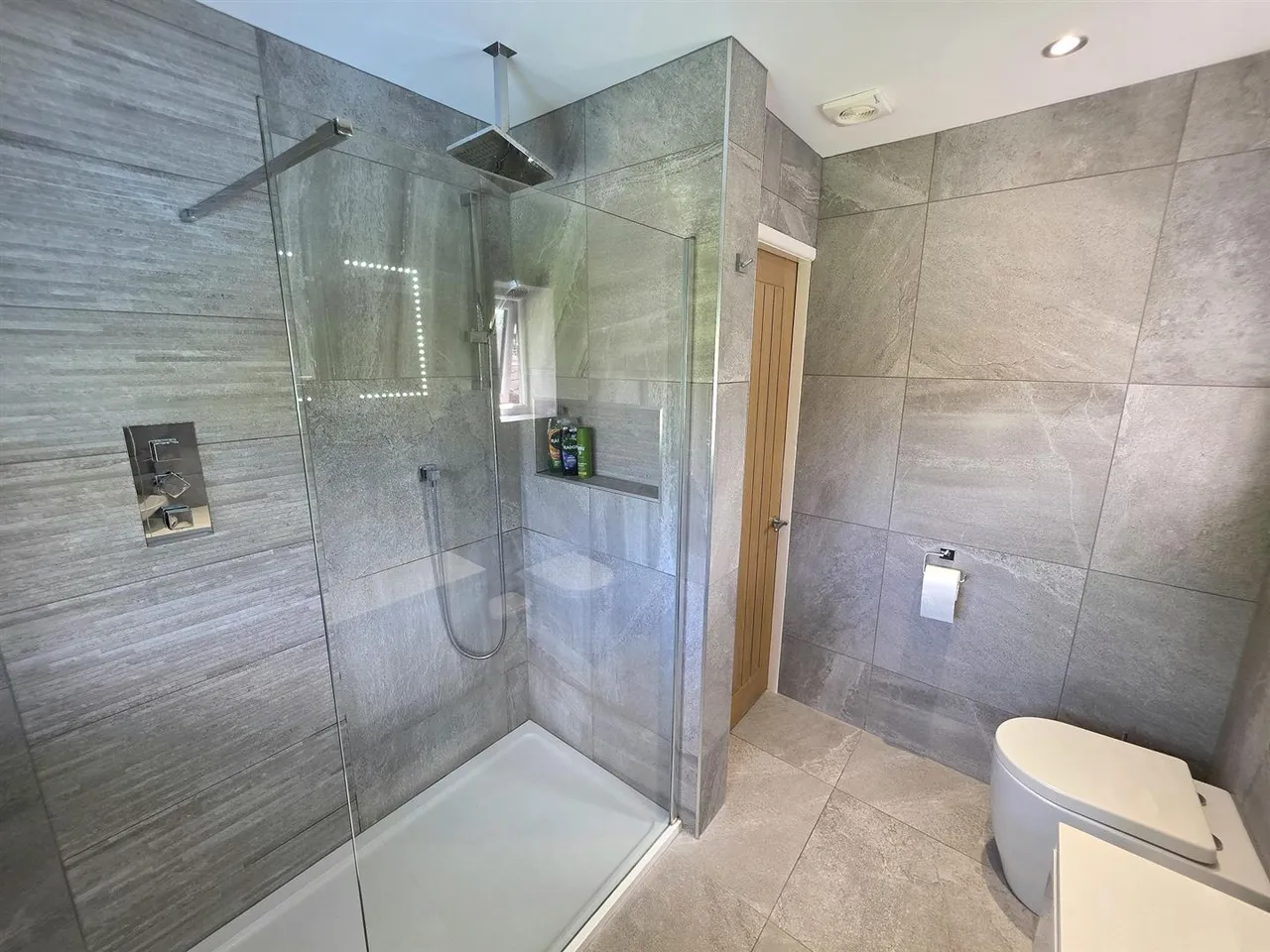 Rossendale Road, Heald Green, photo 12