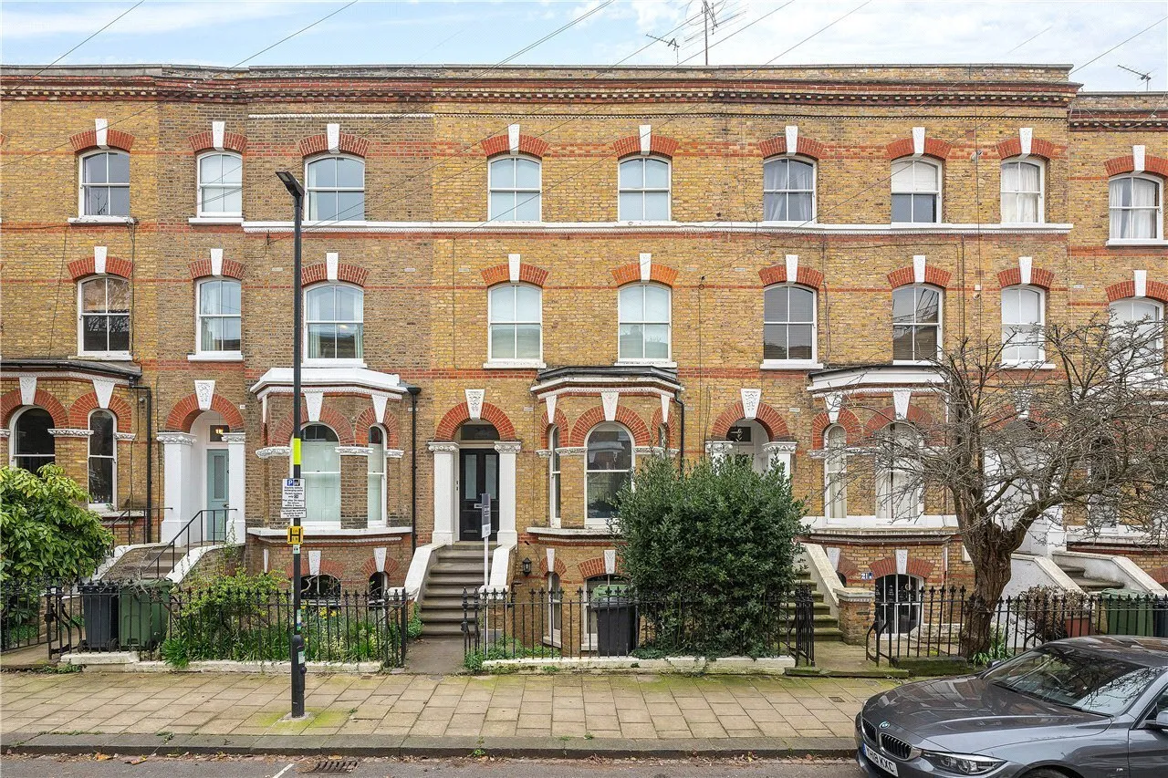 1 bed flat for sale, Offerton Road, London, SW4