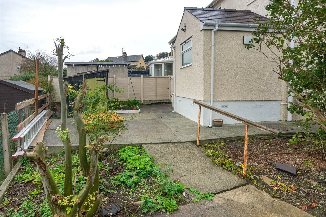 Penchwintan Road, Bangor, LL57, photo 8