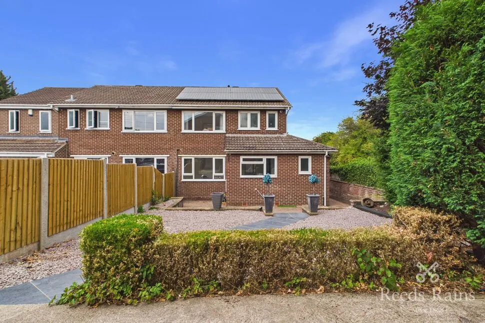 3 bed house for sale — Yeomans Way, South Anston, South Yorkshire, S25