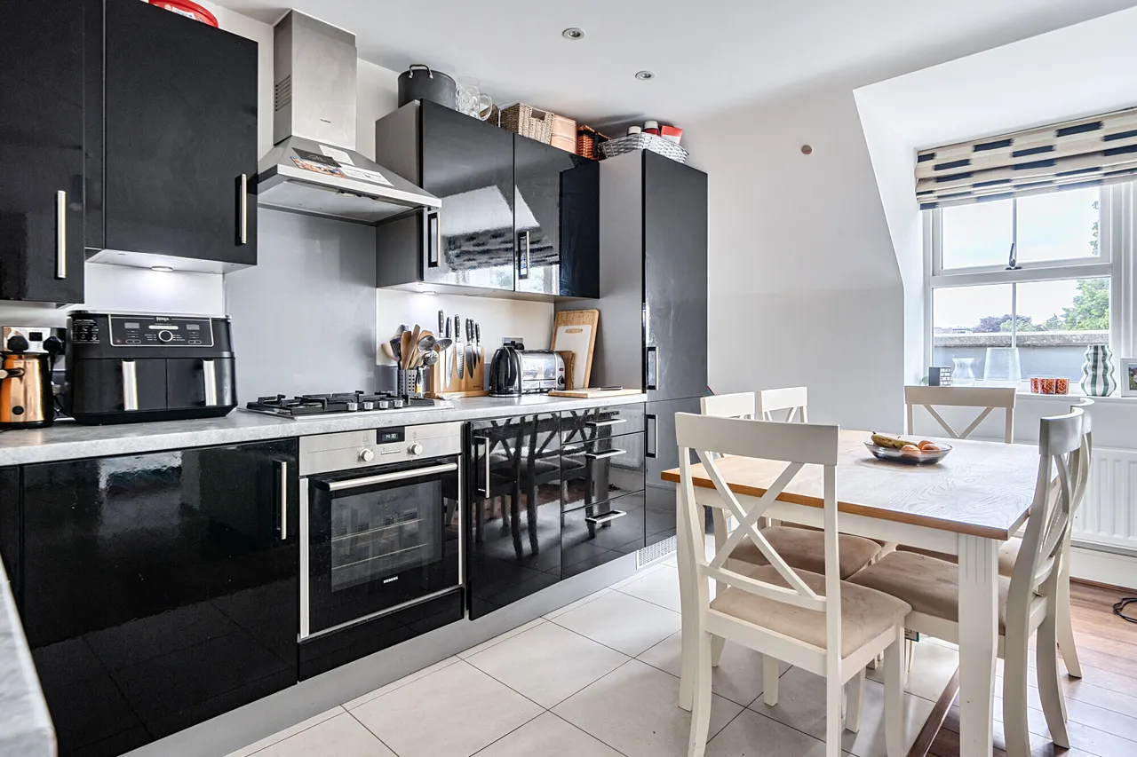 Warren Road, Reigate, RH2, photo 3