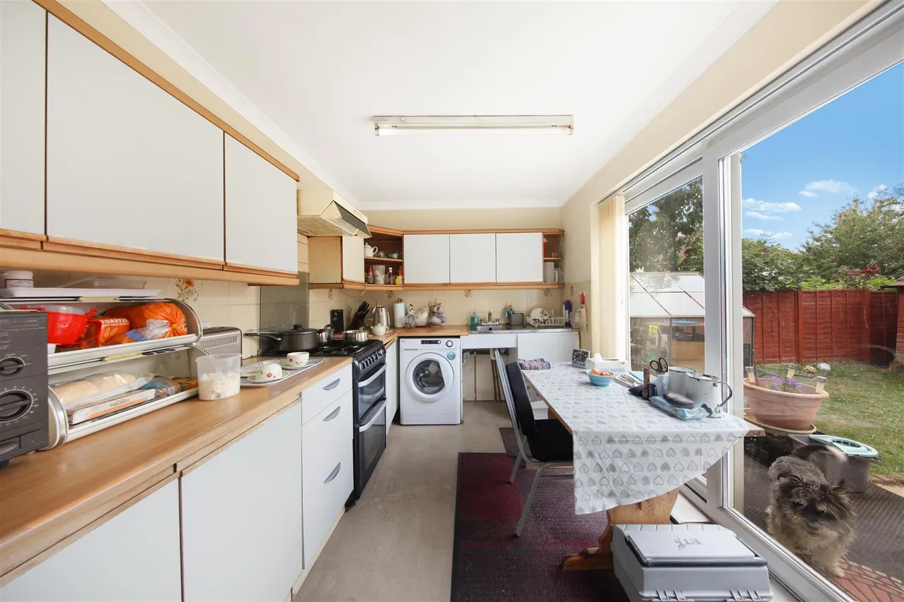Russell Close, Stonebridge, NW10, photo 2