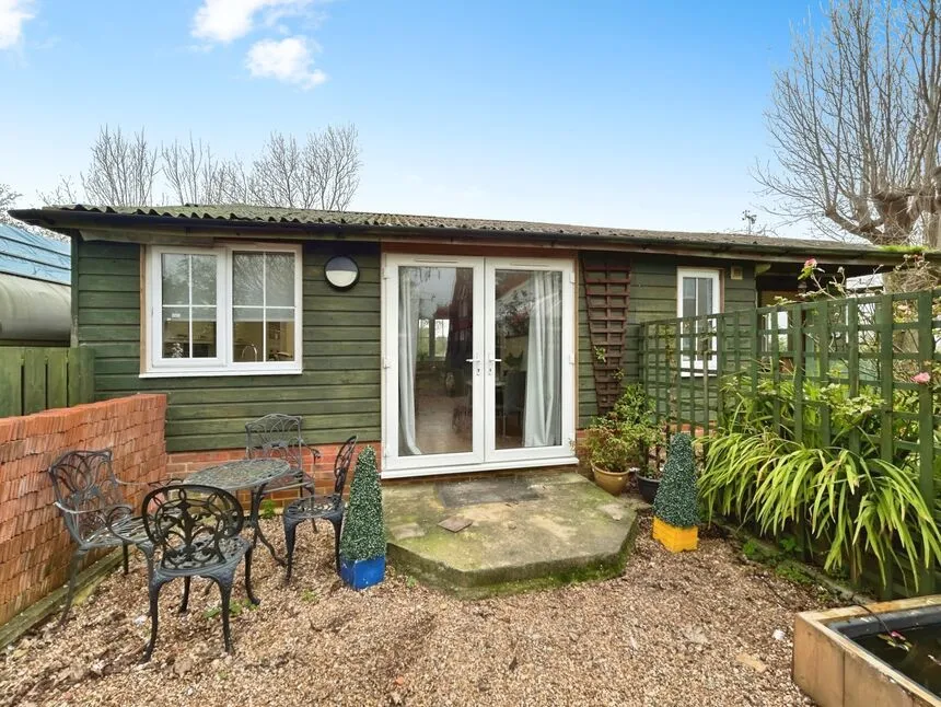 1 bed house to rent, Farm Lane, Camber, TN31